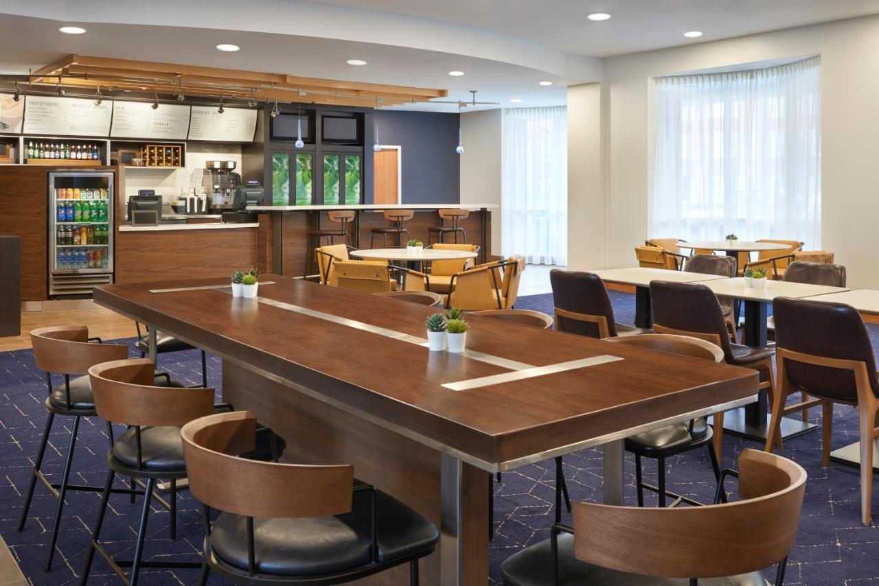 Courtyard By Marriott Toronto Mississauga/Meadowvale Hotel Ngoại thất bức ảnh