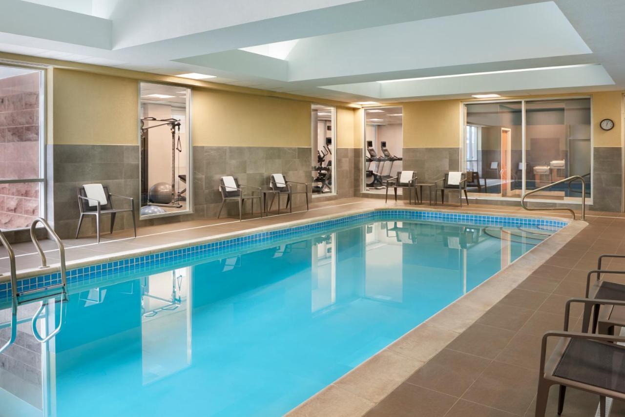 Courtyard By Marriott Toronto Mississauga/Meadowvale Hotel Ngoại thất bức ảnh