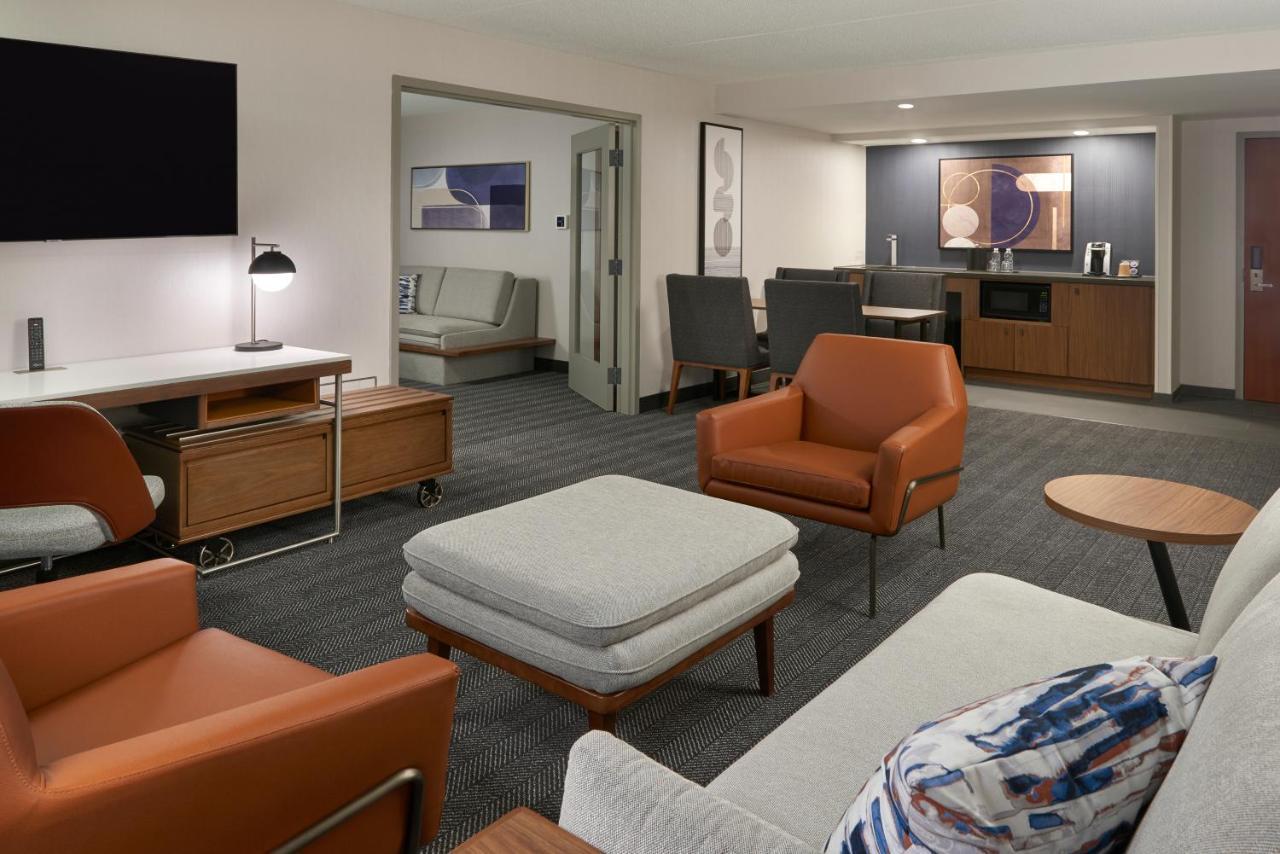 Courtyard By Marriott Toronto Mississauga/Meadowvale Hotel Ngoại thất bức ảnh