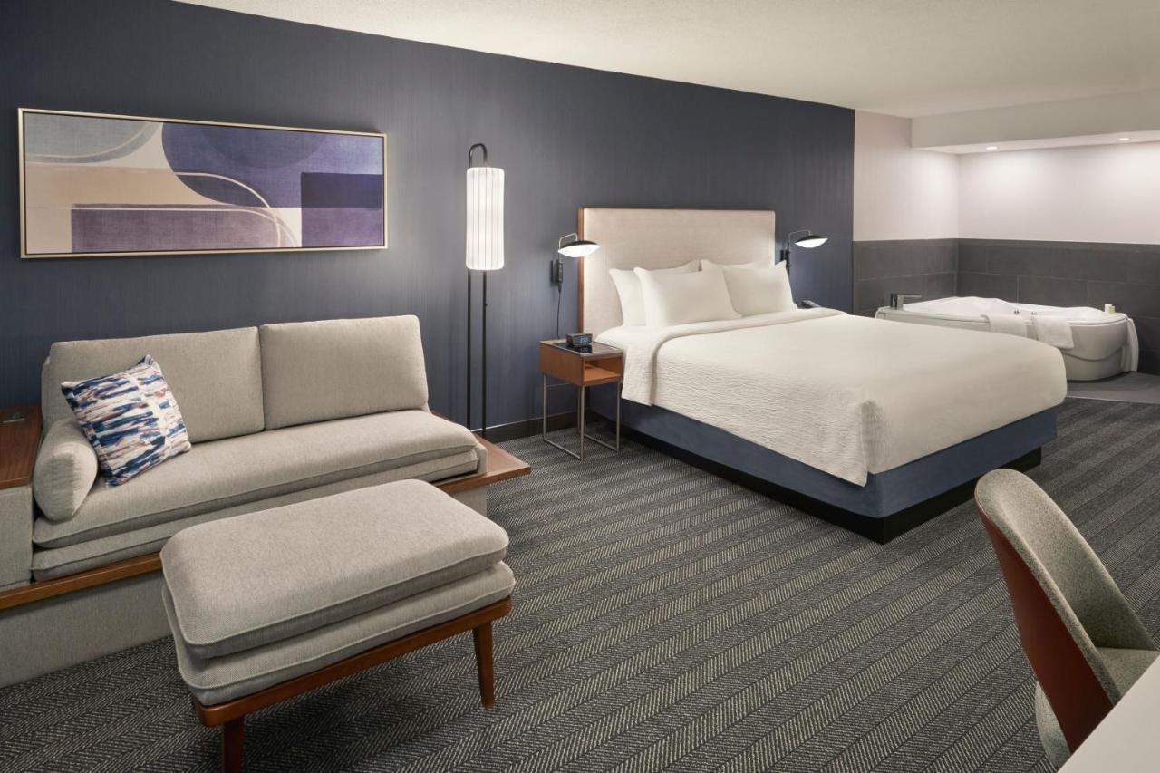 Courtyard By Marriott Toronto Mississauga/Meadowvale Hotel Ngoại thất bức ảnh
