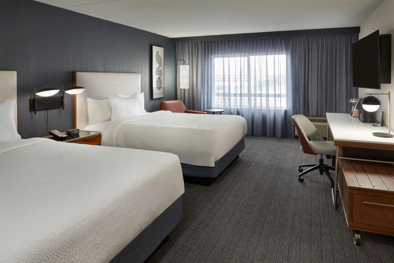 Courtyard By Marriott Toronto Mississauga/Meadowvale Hotel Ngoại thất bức ảnh