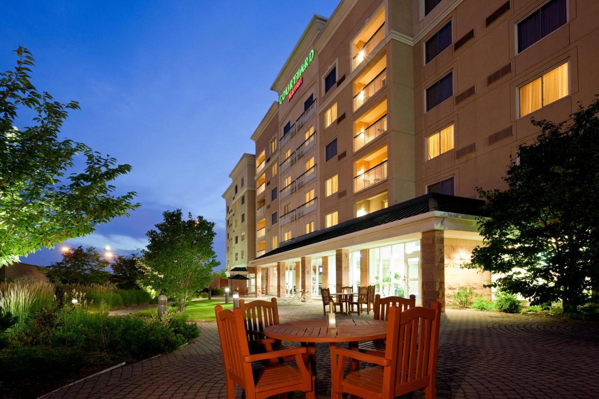 Courtyard By Marriott Toronto Mississauga/Meadowvale Hotel Ngoại thất bức ảnh