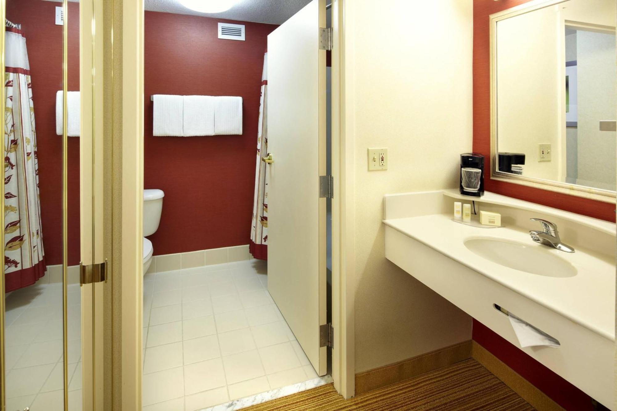 Courtyard By Marriott Toronto Mississauga/Meadowvale Hotel Phòng bức ảnh