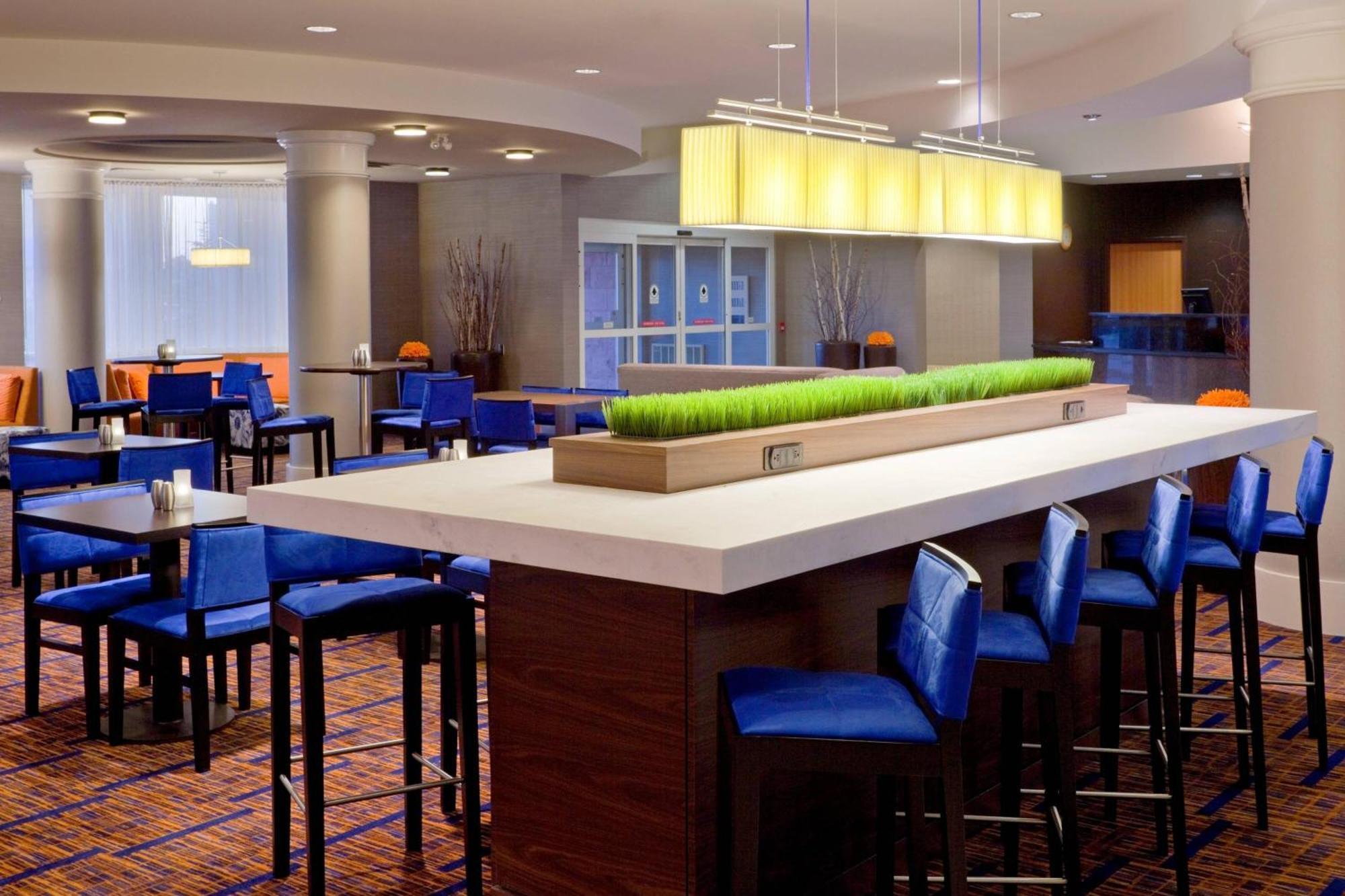 Courtyard By Marriott Toronto Mississauga/Meadowvale Hotel Ngoại thất bức ảnh