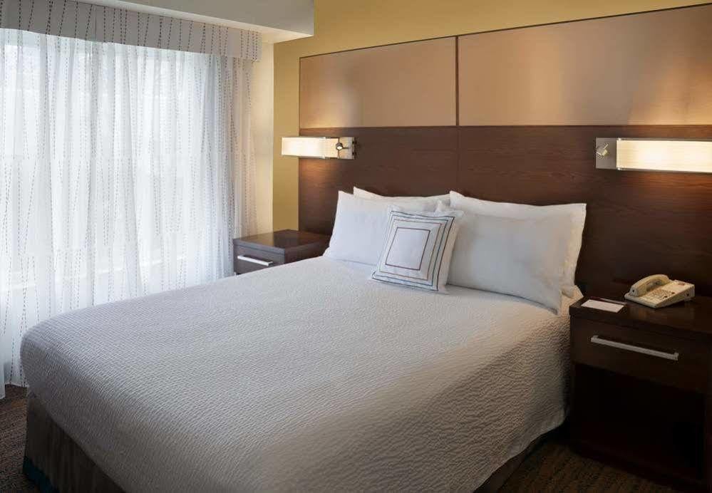 Courtyard By Marriott Toronto Mississauga/Meadowvale Hotel Ngoại thất bức ảnh
